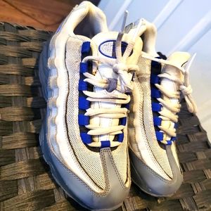 Nike Air max 95s Grey and blue size 4.5 youth. Excellent